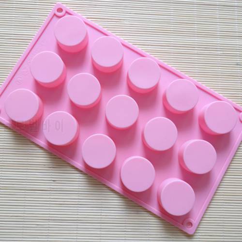 Supplier of cylindrical Circular 15 even chocolate handmade soap molds silicone cake mold XG399
