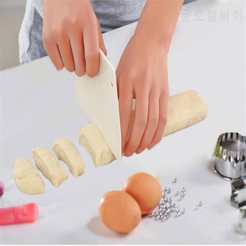 1pcs DIY Baking Scraper Butter Knife Plastic Cake Dough Cutter Kitchen Baking Tools Large Size