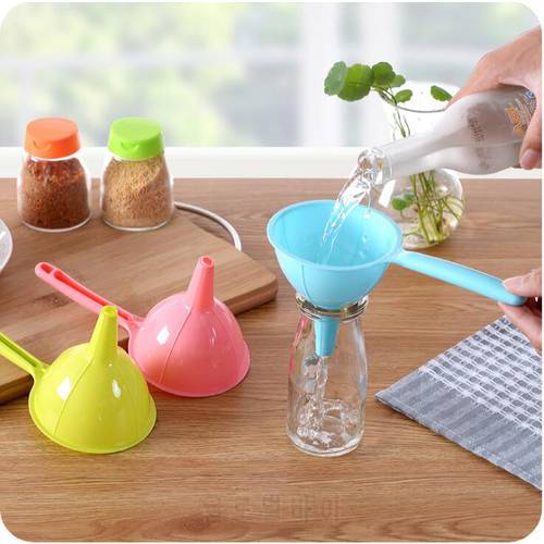1PCS Kitchen Home Long Neck Funnel Creative Household Liquid Dispensing Mini Funnel with Long Handle Kitchen Tools