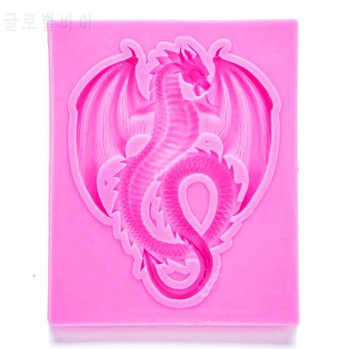 Angel Wings Food grade 3D fondant cake silicone mold Soaring dragon for Reverse forming chocolate kitchen decoration tools F1012