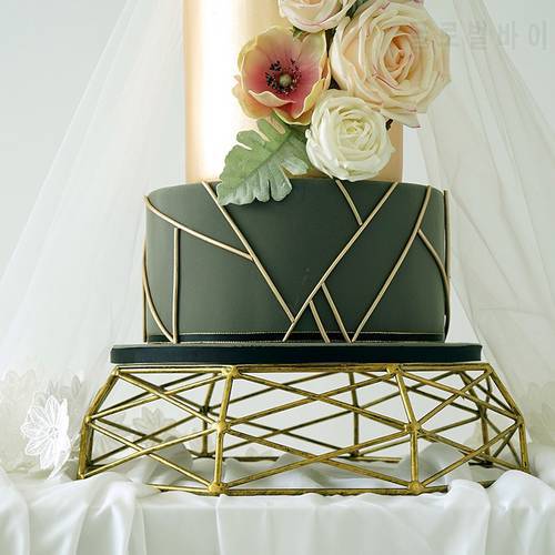 SWEETGO Geometric Shape Trays Vintage Gold/Silver Cupcake Tools for Dessert Hollow Out Table Decorating Basket Cake Stands