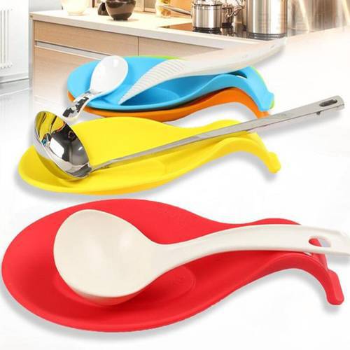 1pcs Spatula Tool Spoon Mat Kitchen Gadget Dish Holder Silicone Pad Insulation Placemat Heat Resistant Spoon Random 5z