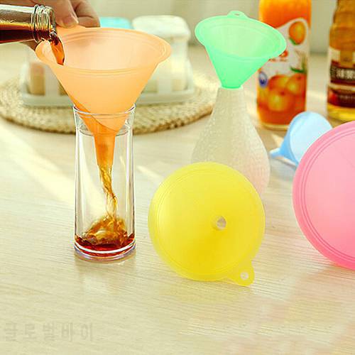 5 Pieces Household Liquid Soup Oil Small Medium Large Funnel Candy Color Plastic Funnel Oil Funnel Kitchen Set Tool
