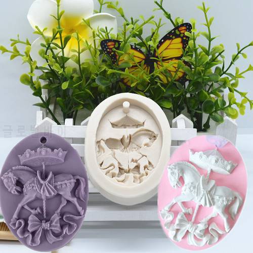 Carousel Silicone Mold Horse Cake Lace Decoration DIY Design Chocolate Pastry Dessert Fondant Mold Resin Kitchen Tool For Baking