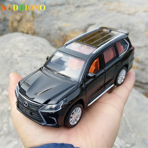 1:32 Scale Lexus LX570 Alloy Pull Back Car Model Diecast Metal Toy Vehicles with Sound Light 6 Open Doors for Kids Children Gift