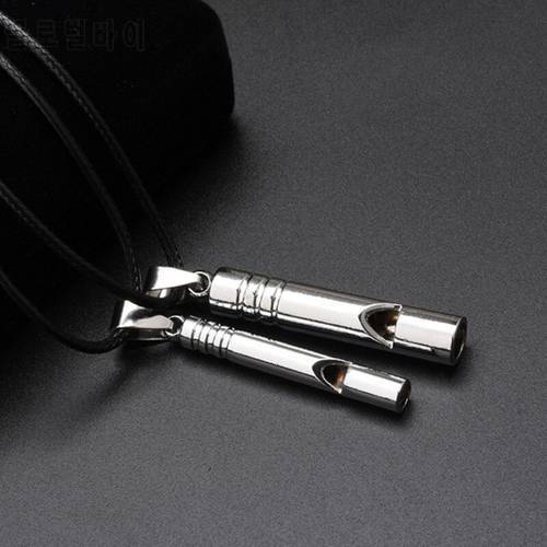 Ultra-light Titanium Whistle with Rope Camping Whistle Portable Emergency Hiking Outdoor Survival Tool Camping Hiking Adventure