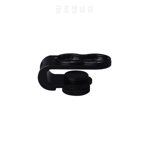 Kapkur clip for connecting the phone camera lens to the smartphone
