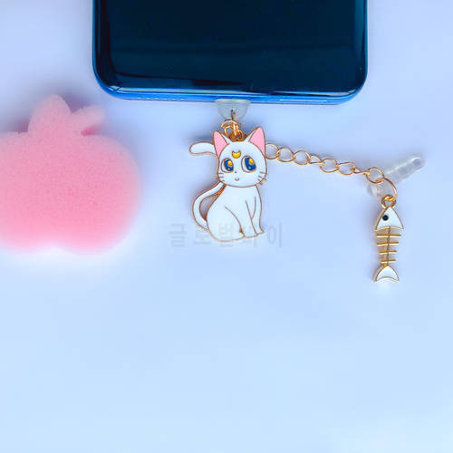 Cute cat shaped mobile phone accessories beautiful metal pendant type-C charging port dust plug suitable for Samsung ipone12pro