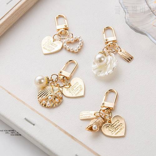 Cute luxury KeyChains for Women Keyring Car Keys Bag Key Chains Decor Pearls Tassel Cord Pendent Charm for Airpods Case Gifts