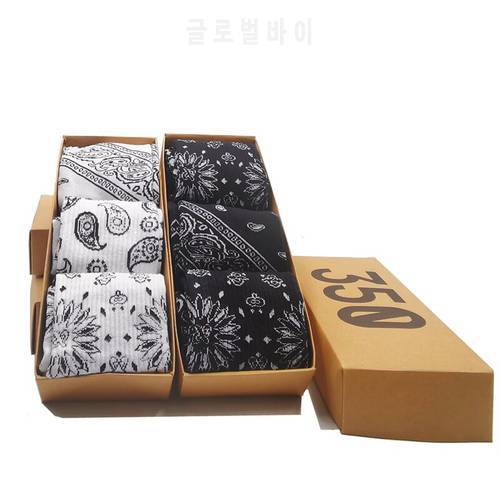 3 pairs/box unisex cashew flower socks Korean trend Harajuku men&39s socks hip-hop skateboard couple black and white socks